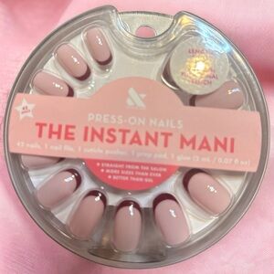 Olive & June The Instant Mani Press-On Nails